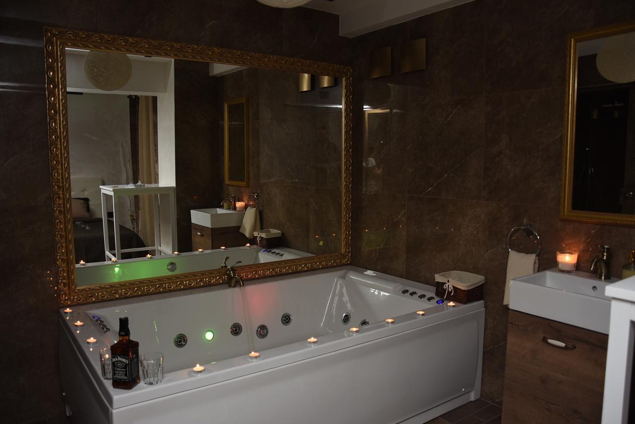 Central Business Apartments Jacuzzi Belgrado Quarto foto